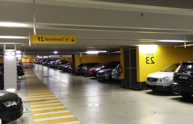 Stationnement à l'aéroport