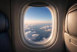 découvrez à quelle altitude les avions volent généralement et comment cette hauteur influence votre expérience de vol.