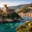 découvrez l'histoire fascinante de lerici en ligurie à travers ses châteaux et monuments emblématiques, témoins d'un riche patrimoine culturel et architectural.