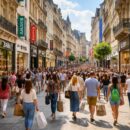 découvrez pourquoi la rue neuve de bruxelles est considérée comme le cœur du shopping belge, avec ses boutiques variées, son ambiance dynamique et son rôle central dans le commerce local.