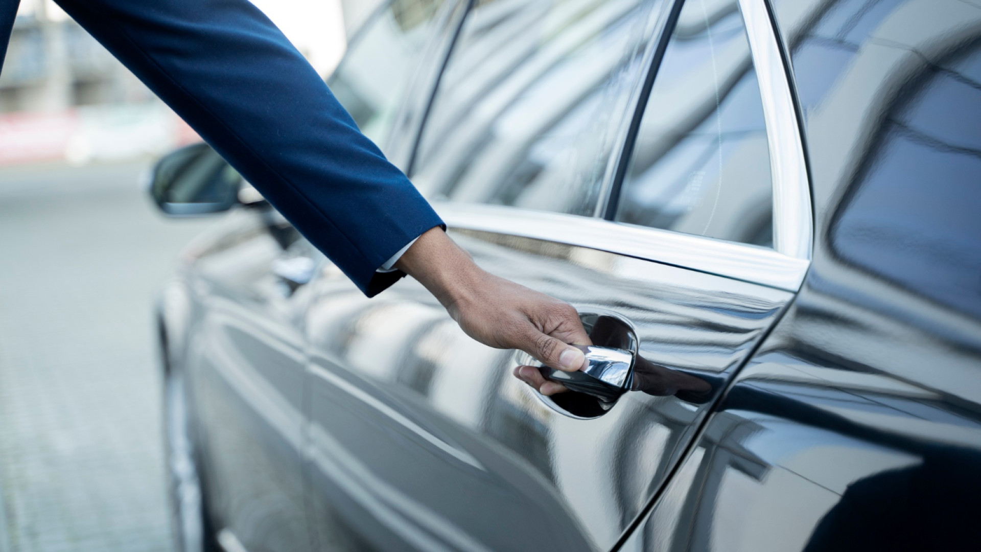 Chauffeur privé à Nantes : pourquoi opter pour cette solution de transport moderne ?