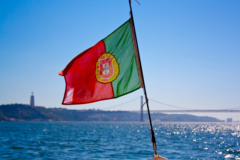 Le drapeau portugais origines et significations de ses couleurs