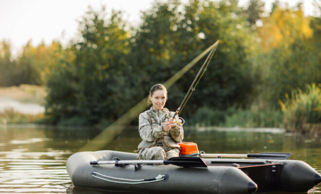 Float tube : conseils pour une pêche efficace sur l’eau calme