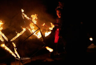 Un spectacle de feu pour ponctuer un évènement festif