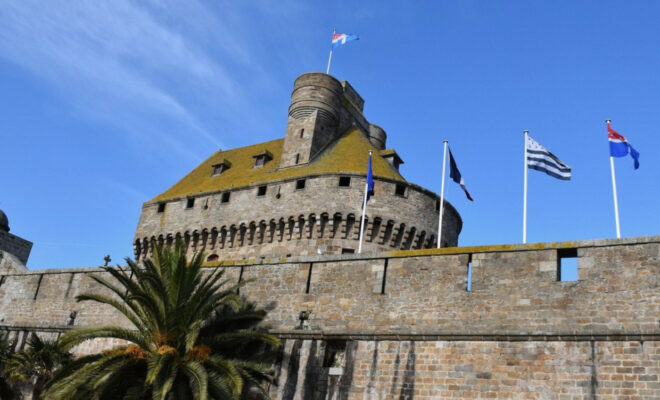 Vivez à fond votre expérience dans Saint Malo intra-muros en y logeant !