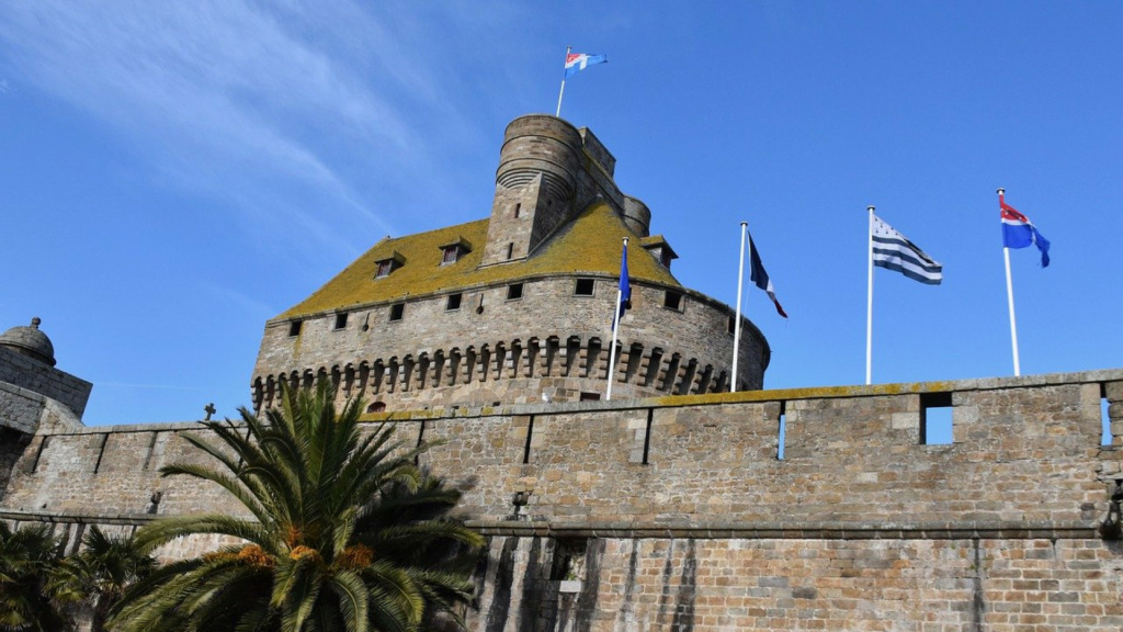 Vivez à fond votre expérience dans Saint Malo intra-muros en y logeant !