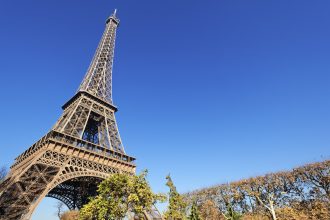 Week-end en amoureux à Paris : pourquoi choisir un hôtel avec piscine ?