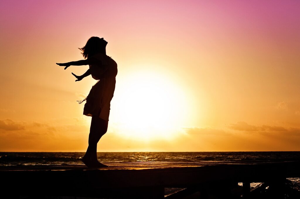 Femme, Silhouette, Le Coucher Du Soleil